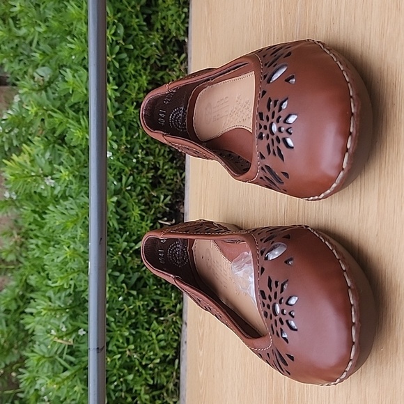 Lobo Solo Brown Padded Laser Cut Design Leather Women's Loafers Size 23.5 / US 6 - Picture 2 of 11